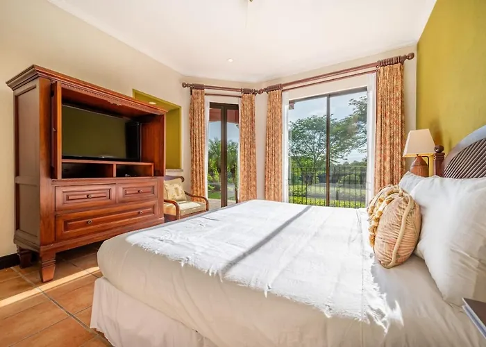 Sunshine Getaway- Lovely Golf Front * Brasilito