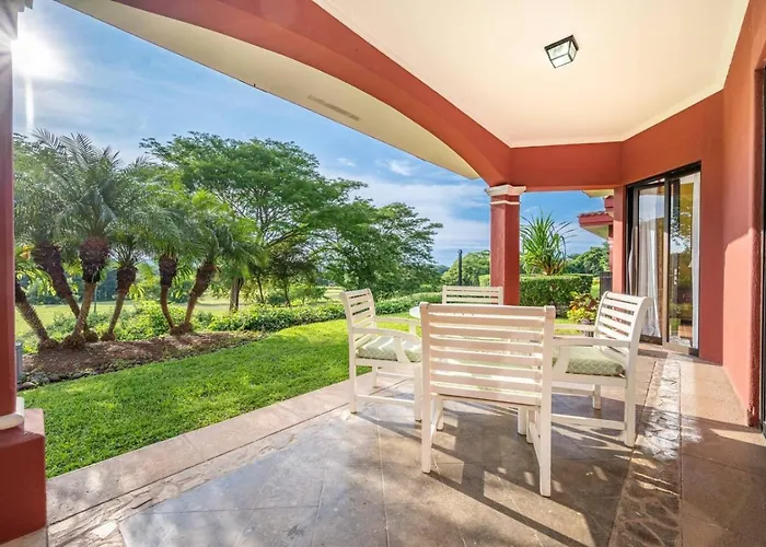 Sunshine Getaway- Lovely Golf Front Brasilito