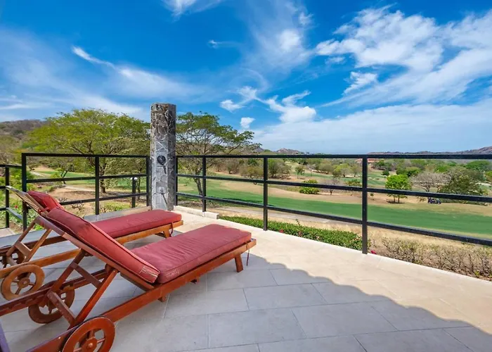 Sunshine Getaway- Lovely Golf Front Hébergement de vacances