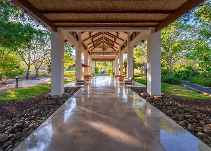 Sunshine Getaway- Lovely Golf Front *